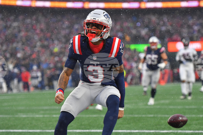 APTOPIX Texans Patriots Football