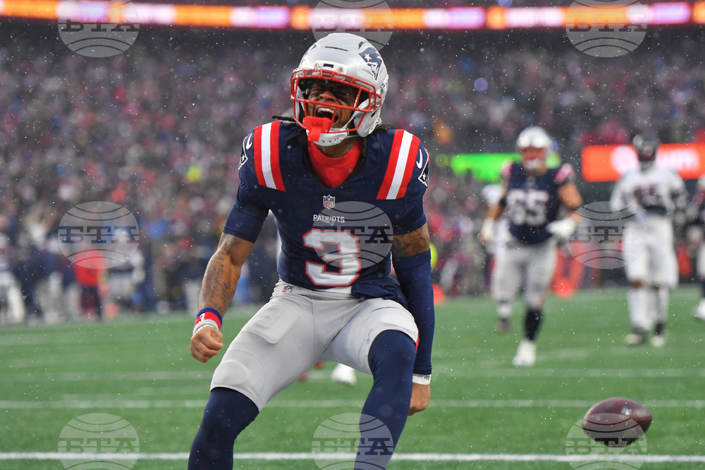 APTOPIX Texans Patriots Football