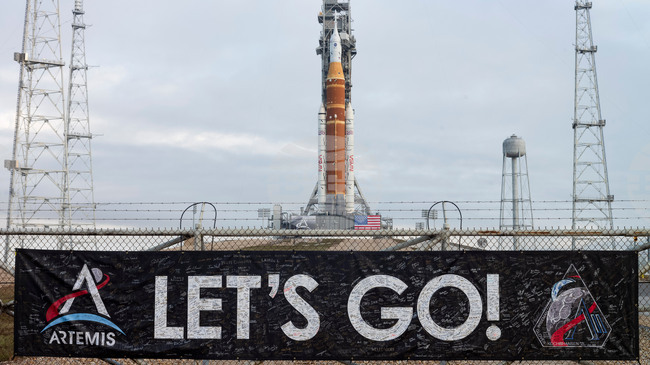 НАСА отложи старта на първата пилотирана мисия около Луната от програмата "Артемис"