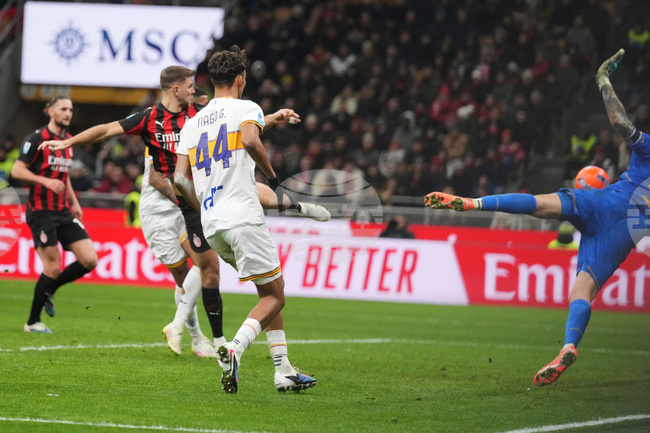 Милан стигна до три точки в домакинството си на Лече