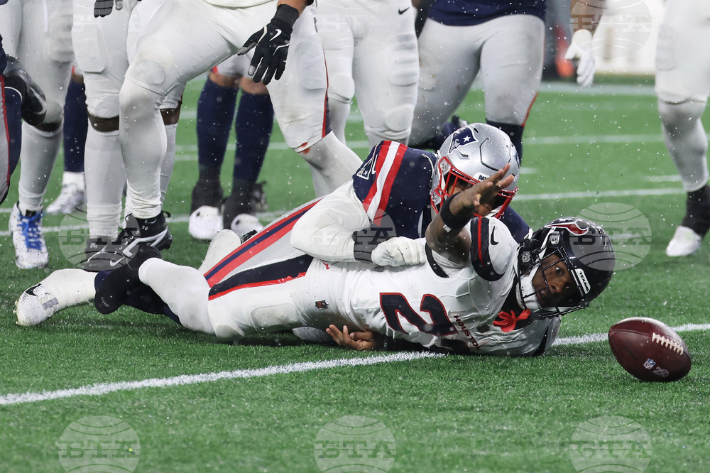 APTOPIX Texans Patriots Football