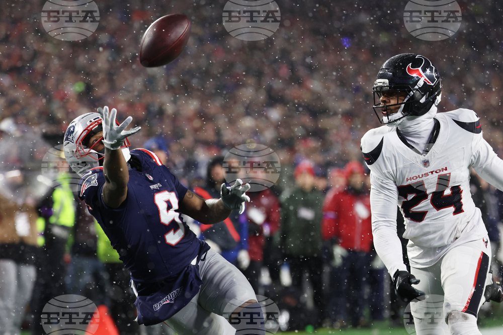 APTOPIX Texans Patriots Football