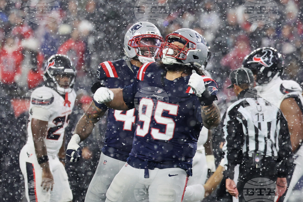 APTOPIX Texans Patriots Football