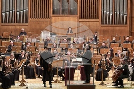 Joshua Bell Performs with Sofia Philharmonic in Sofia's Bulgaria Hall