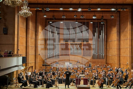 Joshua Bell Performs with Sofia Philharmonic in Sofia's Bulgaria Hall