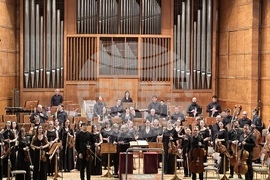 Joshua Bell Performs with Sofia Philharmonic in Sofia's Bulgaria Hall