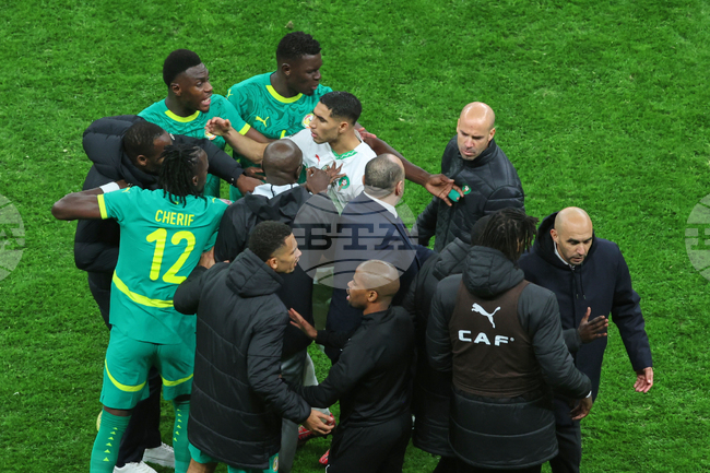 Бившият селекционер на Сенегал Клод Льо Роа е посъветвал отбора да продължи участието си във финала за Купата на африканските нации