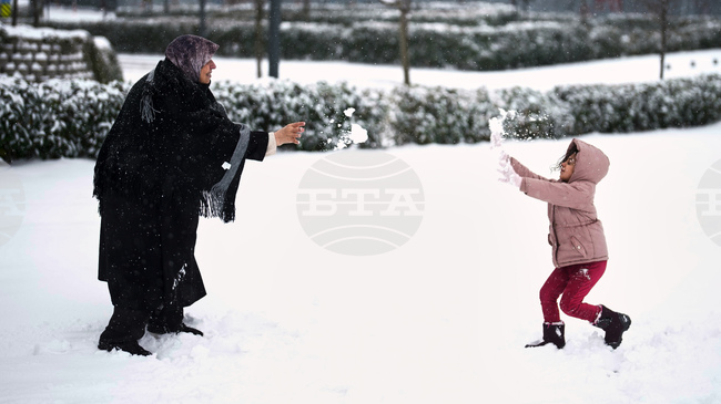 Обилни снеговалежи в Източна и Централна Турция днес; обявена е еднодневна ваканция за учениците в осем от окръзите на страната