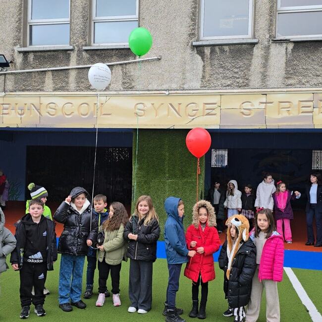 Българското училище „Райна Княгиня“ в Дъблин, Ирландия, отбеляза на 17 януари патронния си празник