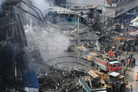 Pakistan Shopping Plaza Fire