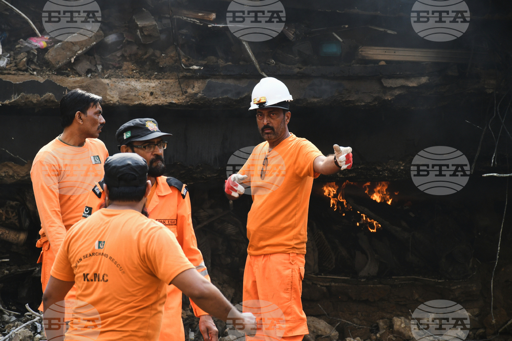 Pakistan Shopping Plaza Fire