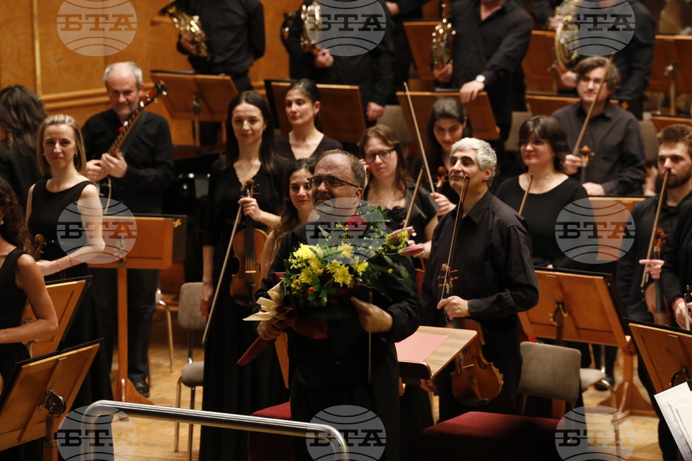 Joshua Bell Performs with Sofia Philharmonic in Sofia's Bulgaria Hall
