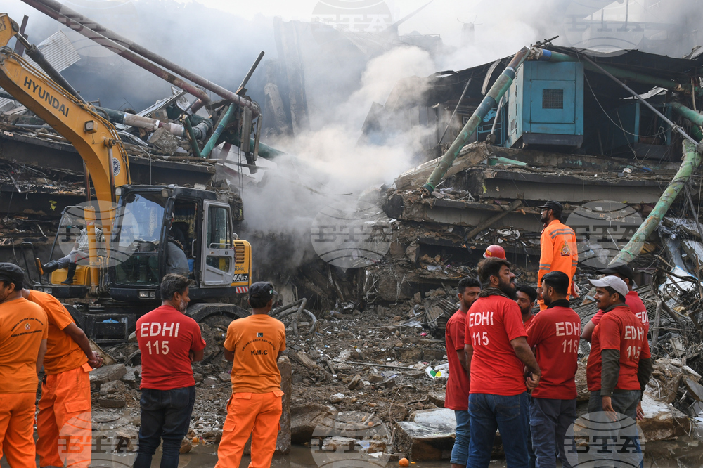 Pakistan Shopping Plaza Fire