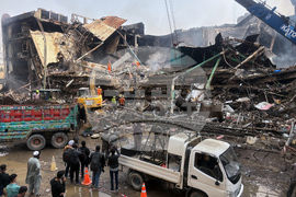 Pakistan Shopping Plaza Fire