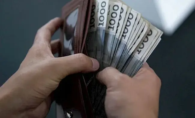 КАБАР: Средната месечна брутна заплата в Киргизстан за 2025 г. е достигнала 42 954 сома (приблизително 420 евро)