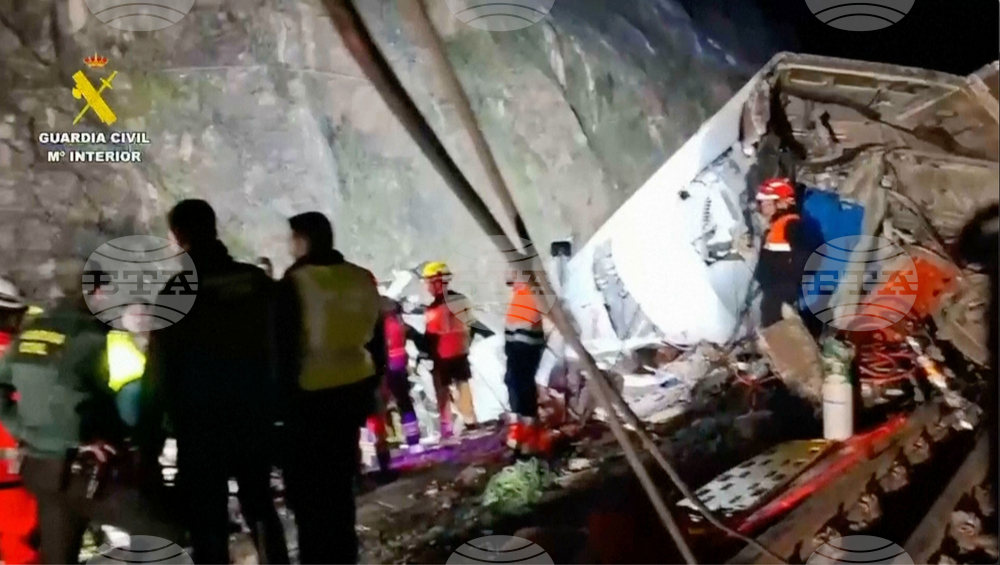 Пътници разказват за ужаса след железопътната катастрофа в Испания