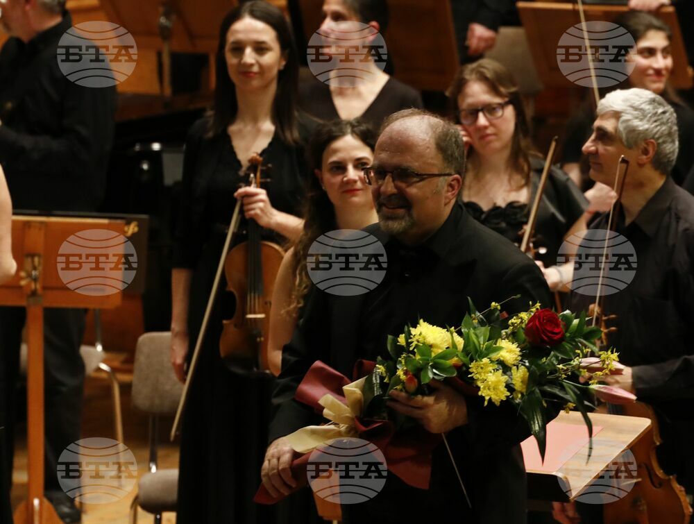 Joshua Bell Performs with Sofia Philharmonic in Sofia's Bulgaria Hall
