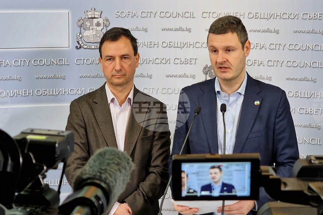 Столичният автотранспорт е обявил поръчка за автобуси втора употреба на цена до осем пъти по-висока от пазарната, според общински съветници от ПП-ДБ 