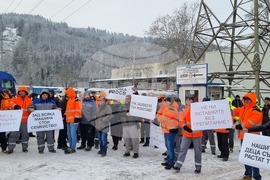 Велико Търново - "Кроношпан" - работници - протест