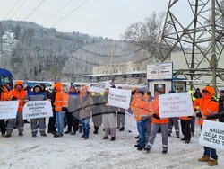 Велико Търново - "Кроношпан" - работници - протест