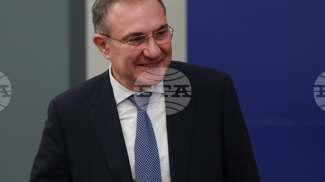 Още над 200 души с увреждания ще получат иновативни помощни средства, обяви социалният министър в оставка Борислав Гуцанов