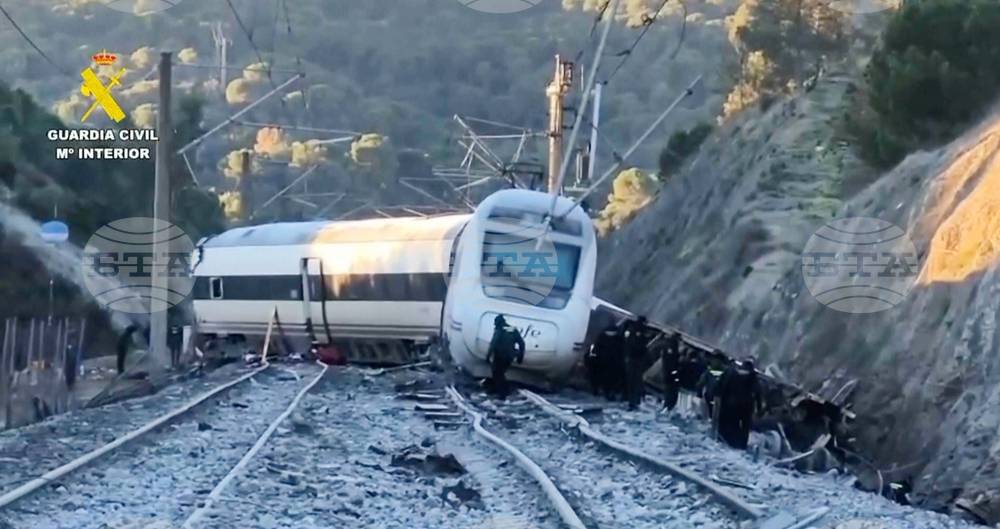 Ройтерс: Най-малко 39 души загинаха при железопътна катастрофа в Испания