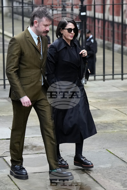 В рамките на делото срещу "Дейли мейл", заведено заедно с принц Хари, актрисата Сейди Фрост каза, че е имало „награда за главата й“