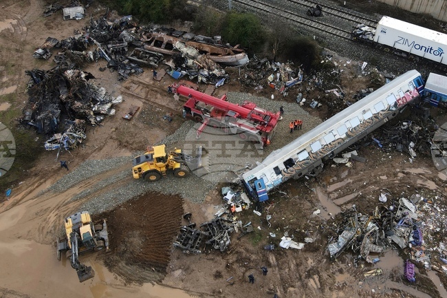 Spain Train Crash Glance