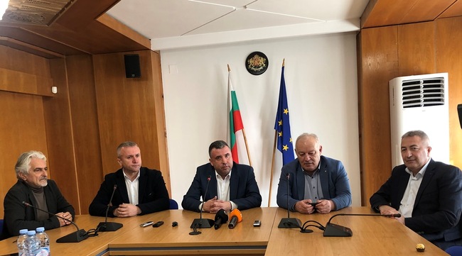 ОА Смолян: Областният управител Захари Сираков получи покана за откриване на пътния участък „Димарио – гръцко-българската граница“