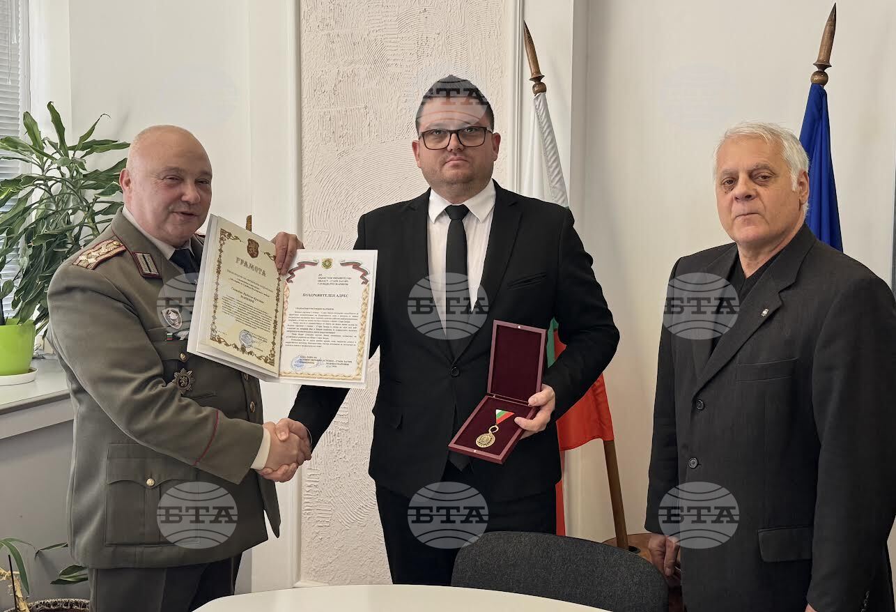 Областният управител на Стара Загора Неделчо Маринов беше отличен от Министерството на отбраната за дейността си за съхраняването на военноисторическото наследство