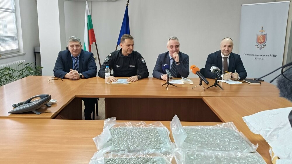 Окръжна прокуратура – Ямбол ръководи разследване по установяване на близо 700 кг марихуана, укрита в товарна композиция, пътуваща от България за Турция