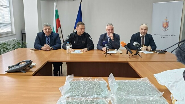 Окръжна прокуратура – Ямбол ръководи разследване по установяване на близо 700 кг марихуана, укрита в товарна композиция, пътуваща от България за Турция