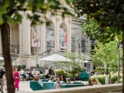 Музейният комплекс "Квартал на музеите" във Виена