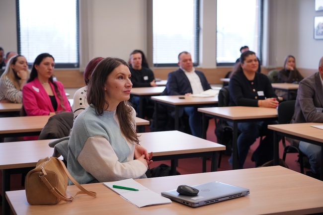 АУБ посреща нова EMBA кохорта от лидери и предприемачи от различни индустрии 