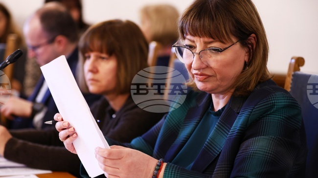 Правната комисия ще продължи да разглежда законопроекта за промени в Изборния кодекс утре на извънредно заседание