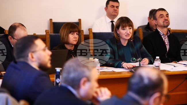 Правната комисия отхвърли предложението членовете на ЦИК да нямат право да заемат ръководни длъжности в политически партии в рамките на мандата им