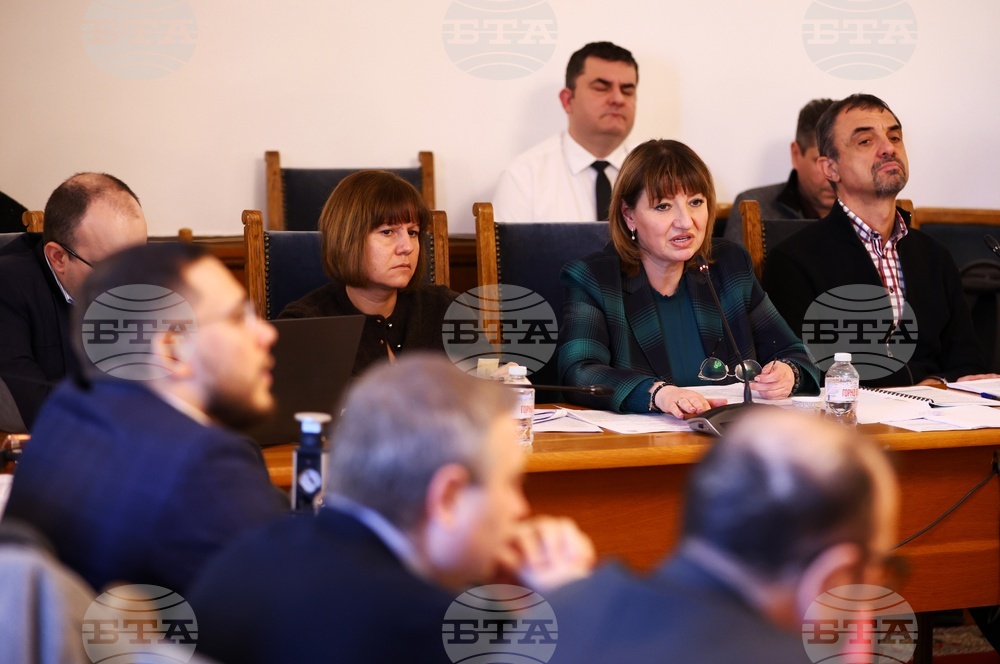 Правната комисия отхвърли предложението членовете на ЦИК да нямат право да заемат ръководни длъжности в политически партии в рамките на мандата им