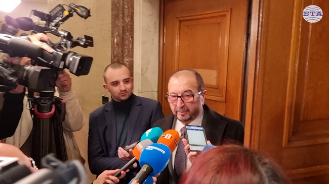 Ще има още една партия и ще отпаднат две, каза Бранимир Балачев от ГЕРБ-СДС при формиране на партия от Румен Радев