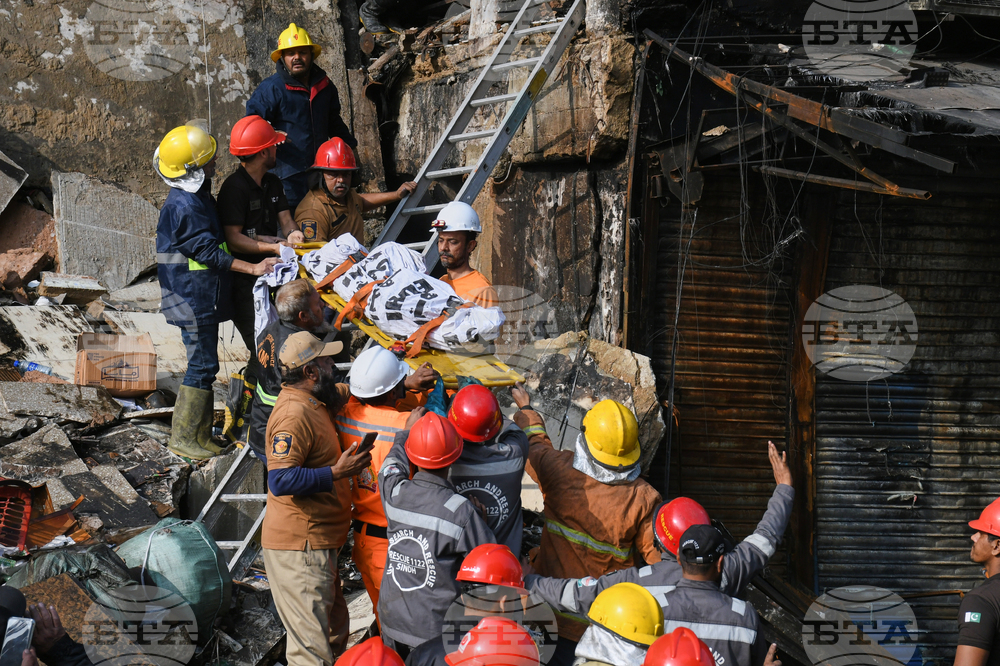 Pakistan Shopping Plaza Fire