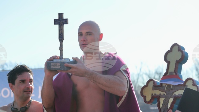 Днес в Сърбия се поздравяват с думите "Бог се яви!"