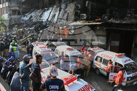 Pakistan Shopping Plaza Fire
