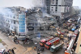 APTOPIX Pakistan Shopping Plaza Fire