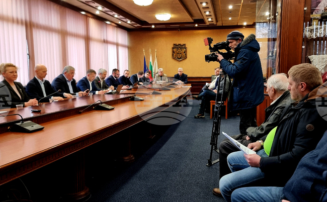 До края на месеца ще бъде възложено пълно обследване на Аспаруховия мост във Варна, каза председателят на АПИ