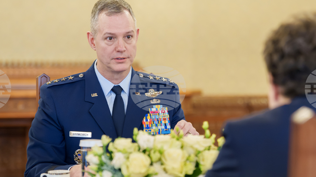 Върховният главнокомандващ силите на НАТО в Европа посети Букурещ и обсъди сигурността на Черно море с президента и премиера на Румъния