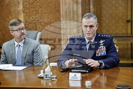 Румъния - Алексъс Гринкевич - Илие Боложан - среща