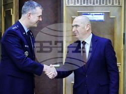 Румъния - Алексъс Гринкевич - Илие Боложан - среща