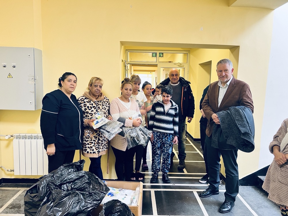 Център за защита на правата в здравеопазването: Още едно дарение на пакети за първа помощ и топли дрехи на бездомни