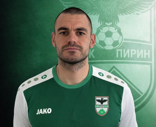 Пирин Благоевград запазва в редиците си вратаря Красимир Костов