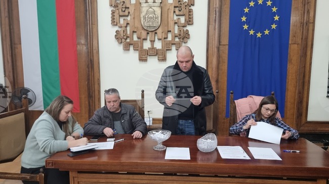 В Плевен чрез жребий разпределиха местата за продажба на мартеници в централната градска част 