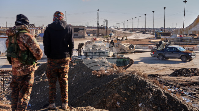 Протестиращи на турско-сирийската граница в подкрепа на кюрдите в Сирия стигнаха до сблъсъци с полицията 